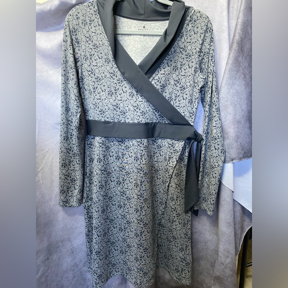Athleta Faux Wrap-Dress. Small Grey. Cute